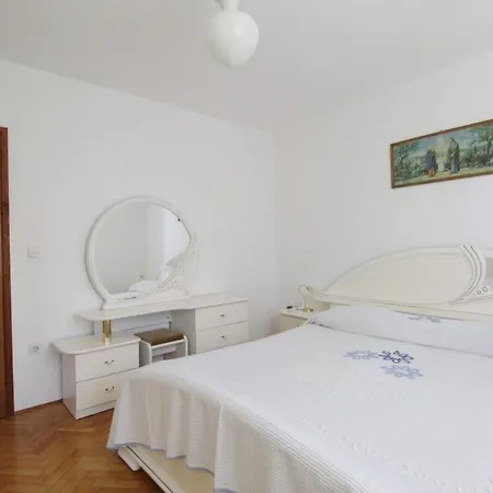 Apartment With Parking Space Basanija, Umag - 27223 *